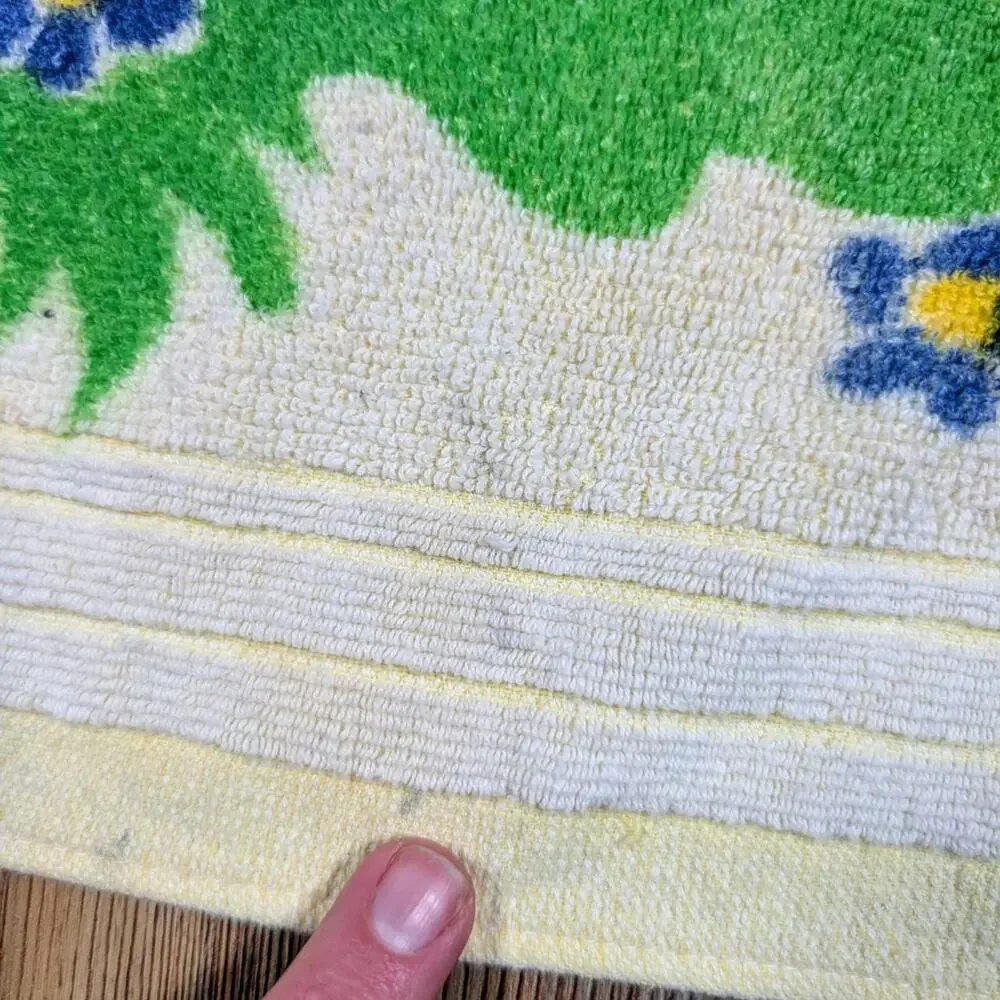 VINTAGE DISNEY DONALD DUCK BATHROOM TOWEL